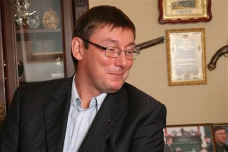 Юрий Луценко не предложил тюремной сиделице Тимошенко своего священного