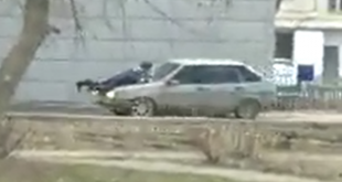 В Башкортостане сбитого полицейского провезли на капоте 2 километра
