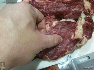 В школе Черниговского района прокуроры изъяли некачественное мясо