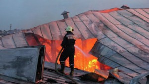 В Запорожской области сгорела крыша админздания