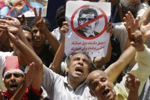 Противников свергнутого президента Египта насиловали ножами
